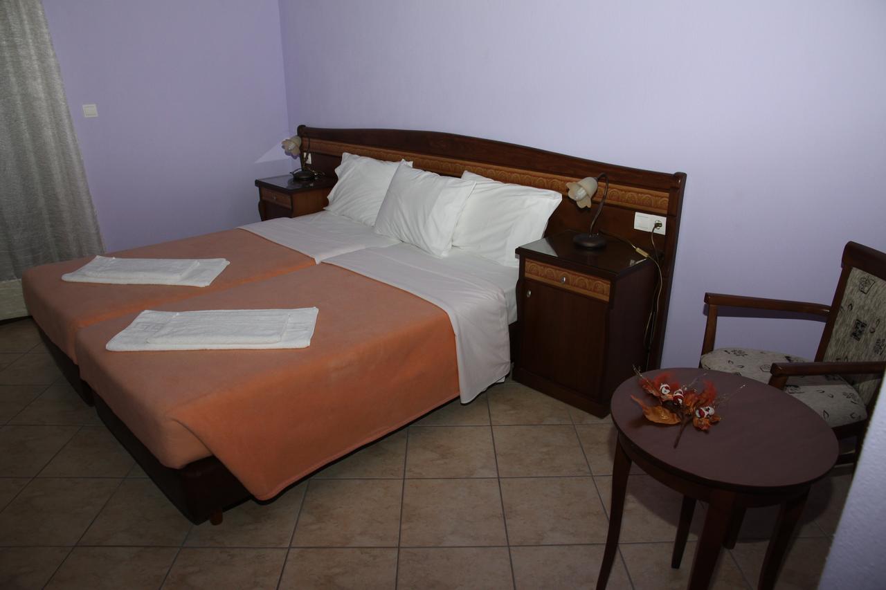 Thea Dodoni Hotel Manteio Room photo